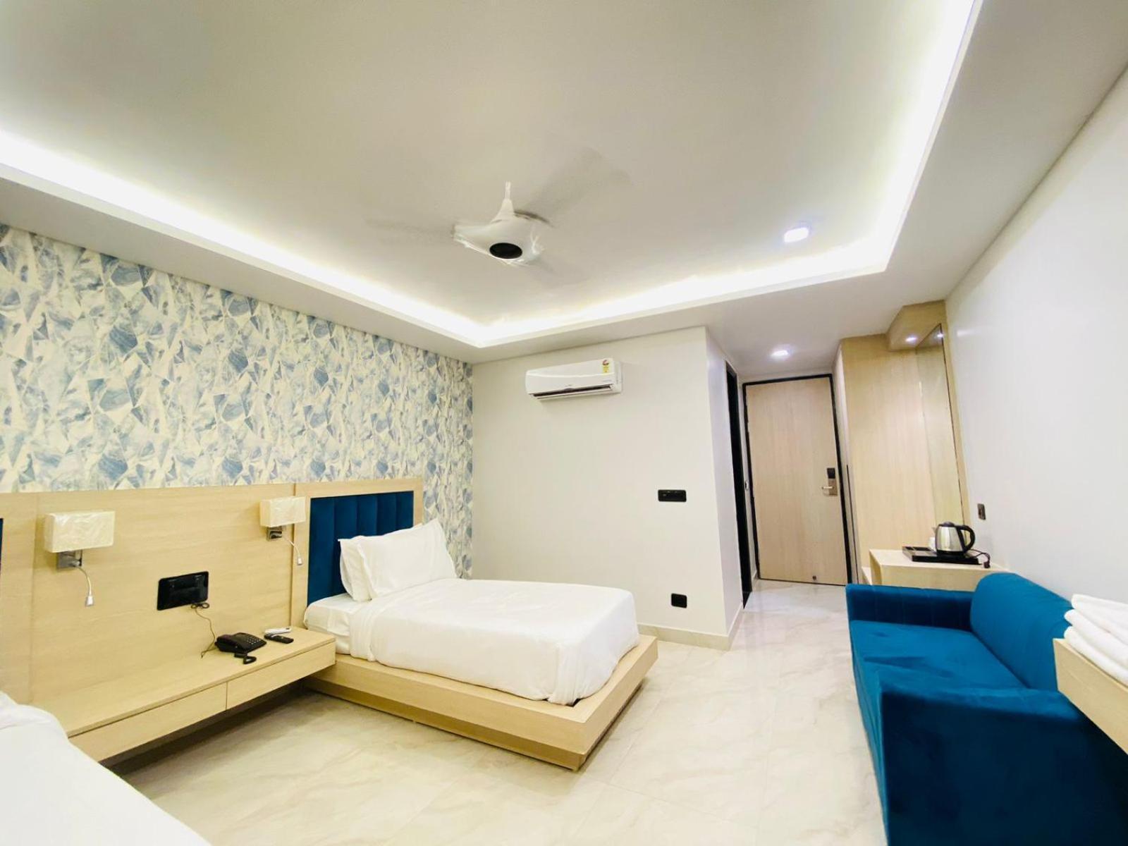 Hotel Holiday Grand Greater Noida Buitenkant foto