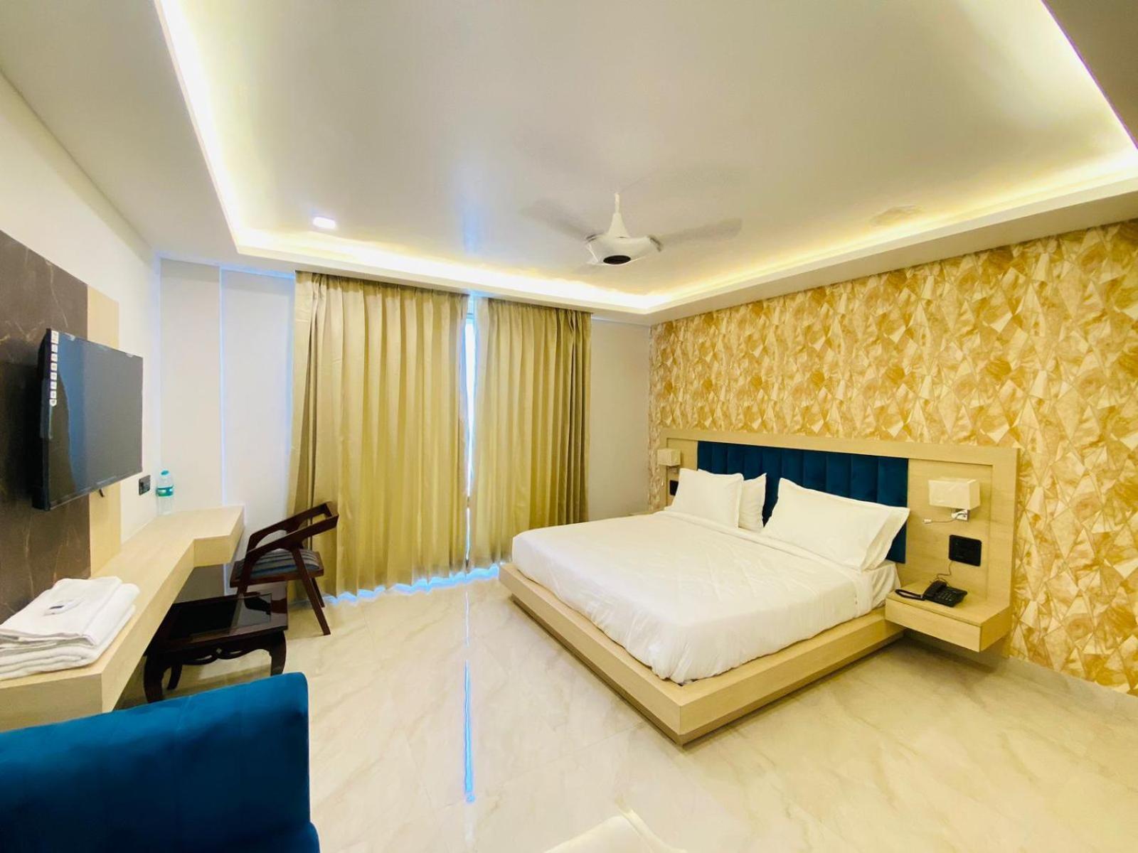 Hotel Holiday Grand Greater Noida Buitenkant foto
