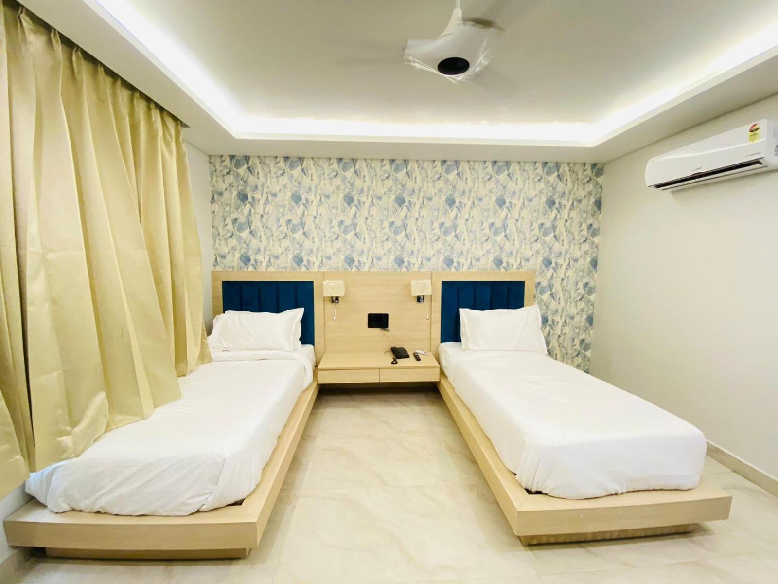 Hotel Holiday Grand Greater Noida Buitenkant foto