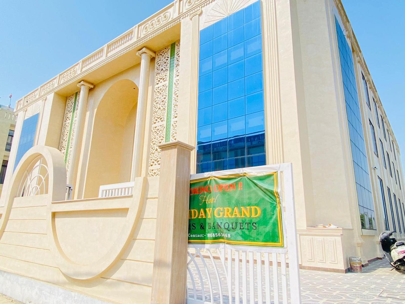 Hotel Holiday Grand Greater Noida Buitenkant foto