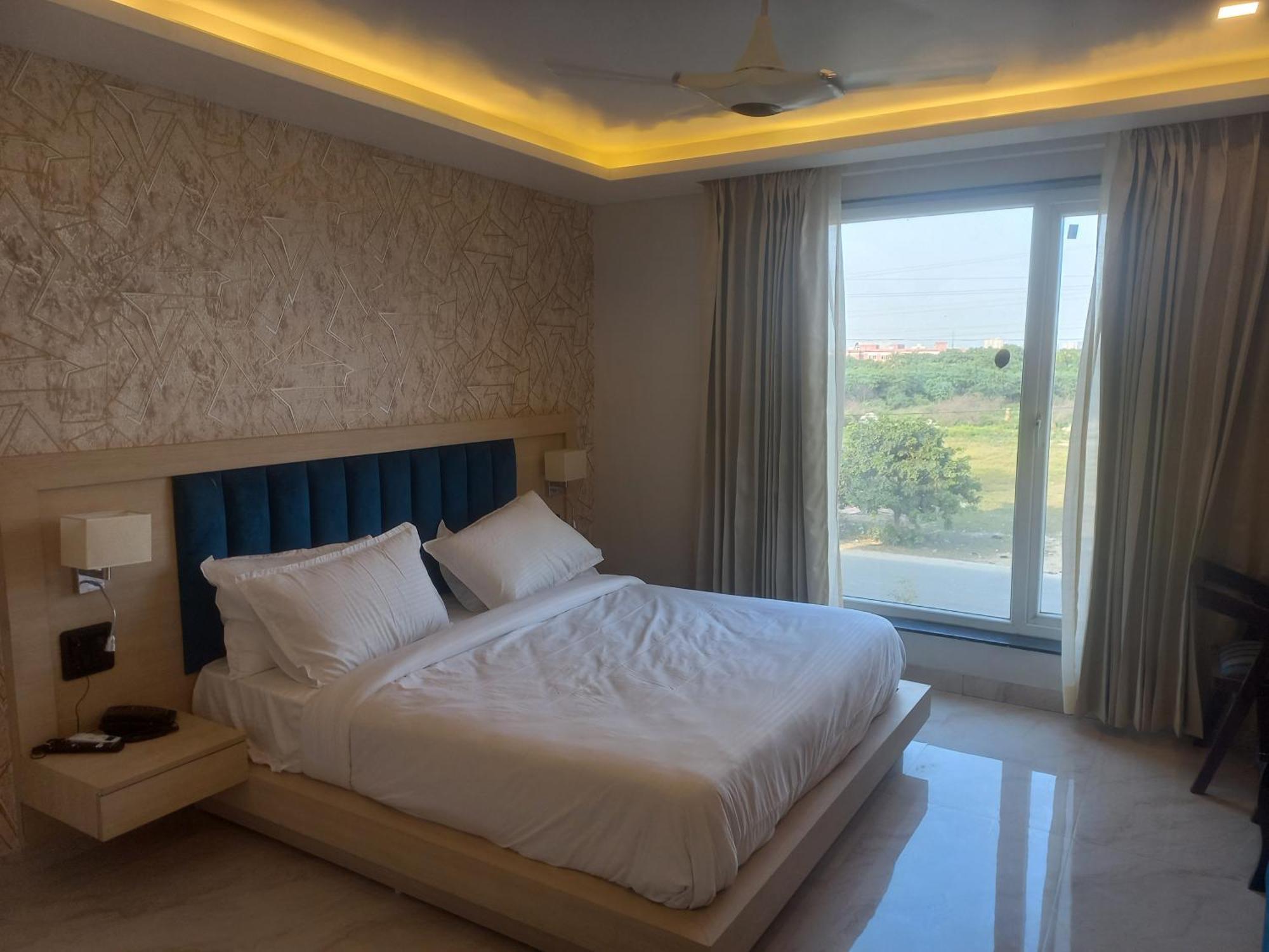 Hotel Holiday Grand Greater Noida Buitenkant foto